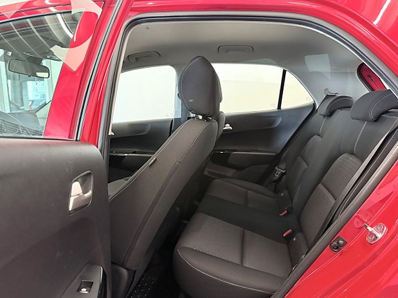 Kia Picanto 14 of 18