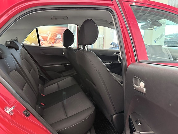 Kia Picanto 15 of 18