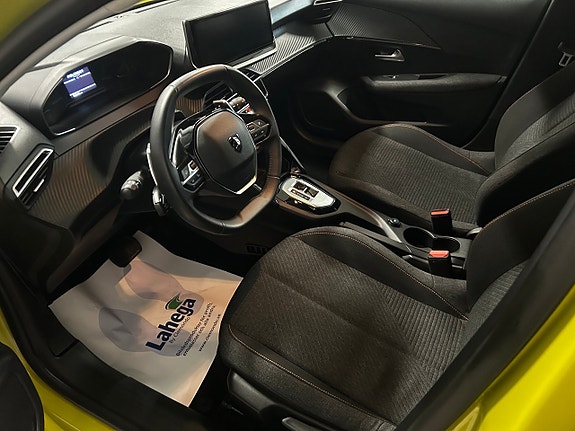 Peugeot 208 7 of 9
