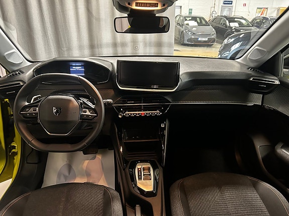 Peugeot 208 8 of 9