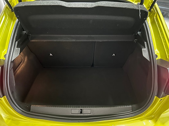 Peugeot 208 5 of 9