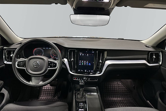 Volvo V60 Cross Country 4 of 6