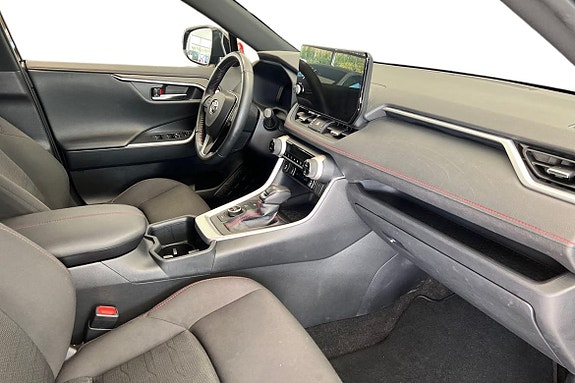 Toyota RAV4 7 of 23