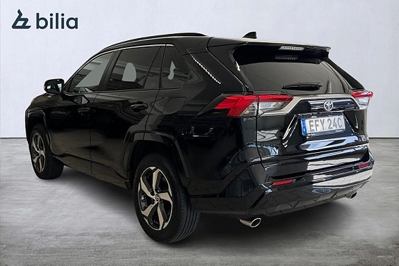 Toyota RAV4 2 of 23
