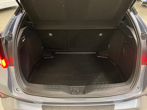 Toyota C-HR 8 of 8