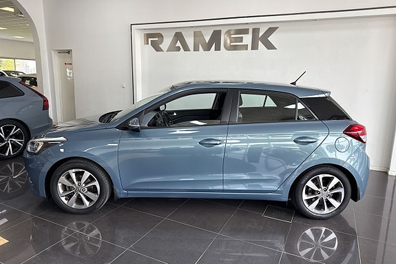 Hyundai i20 3 of 7
