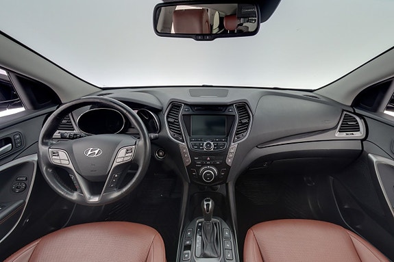 Hyundai Grand Santa Fe 12 of 26