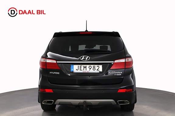 Hyundai Grand Santa Fe 7 of 26