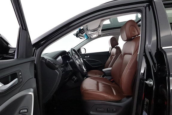 Hyundai Grand Santa Fe 10 of 26