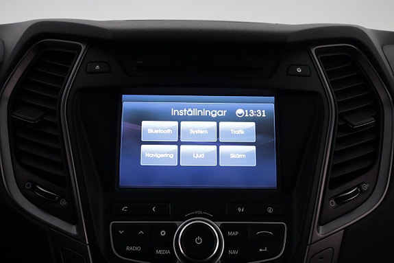 Hyundai Grand Santa Fe 17 of 26