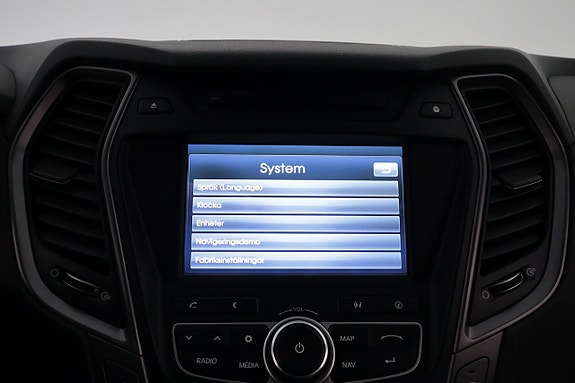 Hyundai Grand Santa Fe 20 of 26