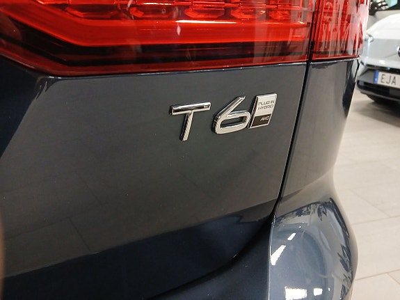 Volvo V60 12 of 16