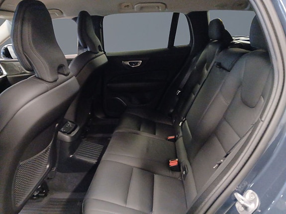Volvo V60 9 of 16