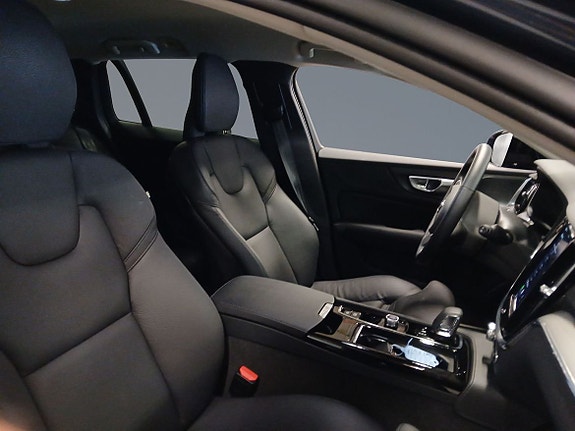 Volvo V60 8 of 16