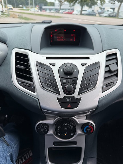 Ford Fiesta 13 of 23