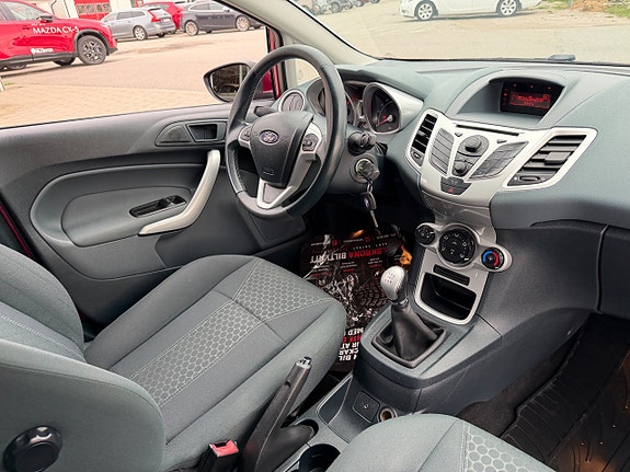 Ford Fiesta 10 of 23