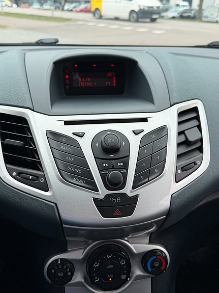 Ford Fiesta 15 of 23