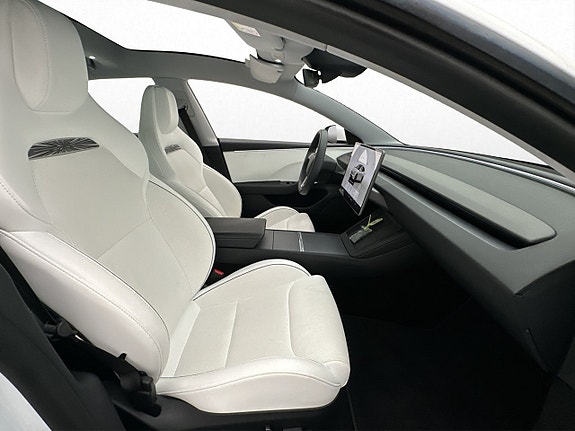 Tesla Model 3 11 of 30