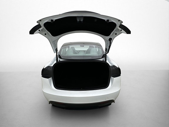 Tesla Model 3 9 of 30