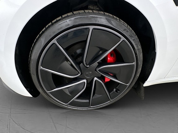 Tesla Model 3 27 of 30