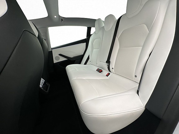 Tesla Model 3 12 of 30