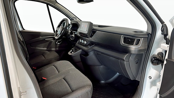 Renault Trafic 13 of 21