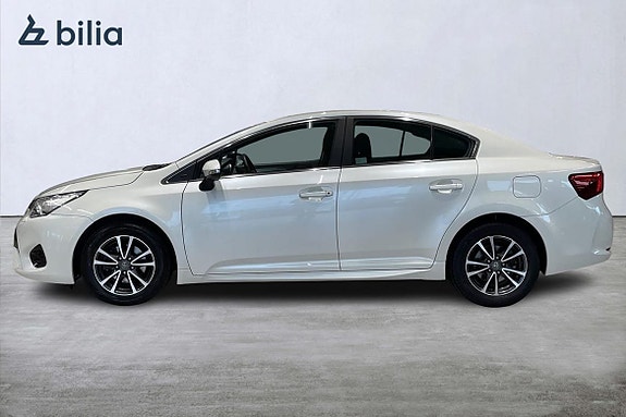 Toyota Avensis 2 of 22