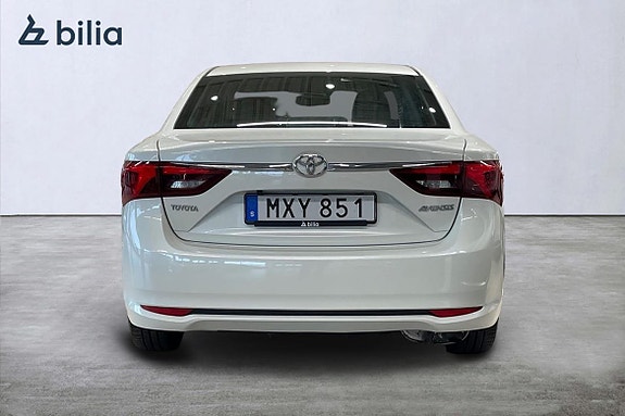 Toyota Avensis 4 of 22