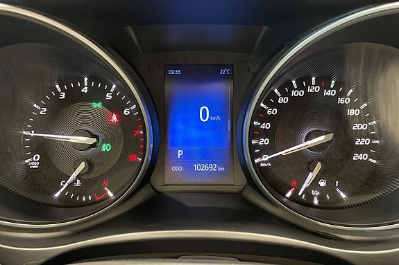 Toyota Avensis 20 of 22