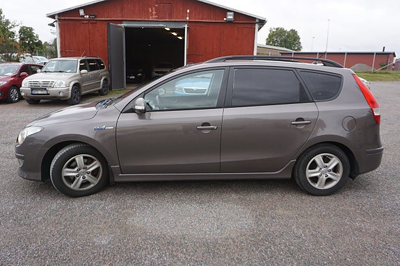 Hyundai i30 4 of 5