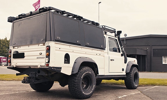 Land Rover Defender 110 3 of 11