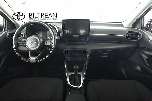 Toyota Yaris 8 of 18