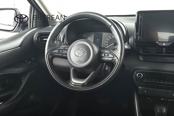 Toyota Yaris 9 of 18