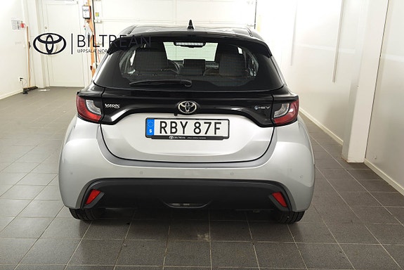 Toyota Yaris 4 of 18