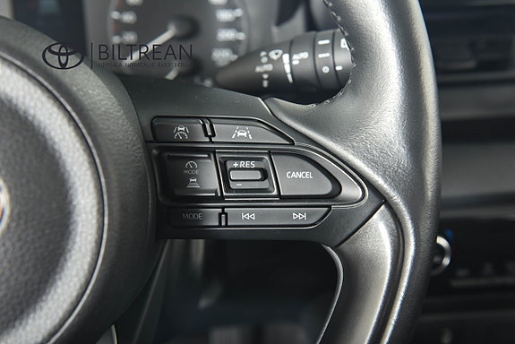 Toyota Yaris 13 of 18