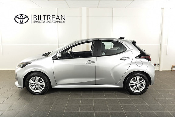 Toyota Yaris 3 of 18