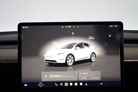 Tesla Model Y 16 of 26