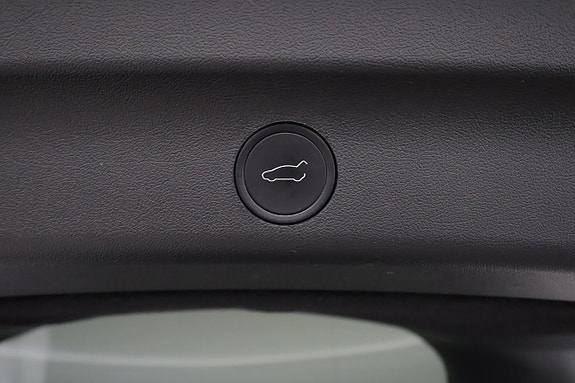 Tesla Model Y 26 of 26
