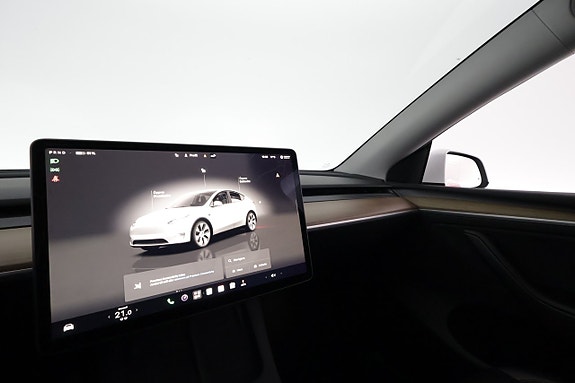 Tesla Model Y 22 of 26
