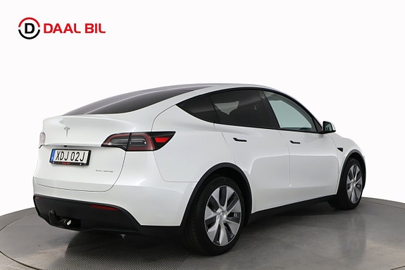 Tesla Model Y 6 of 26