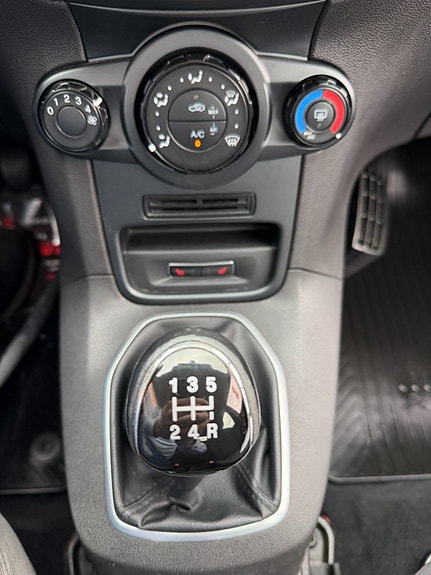 Ford Fiesta 25 of 26