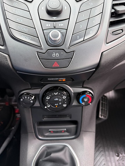 Ford Fiesta 24 of 26