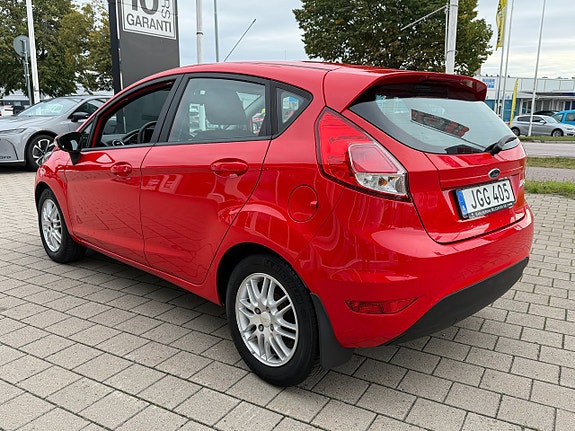 Ford Fiesta 2 of 26