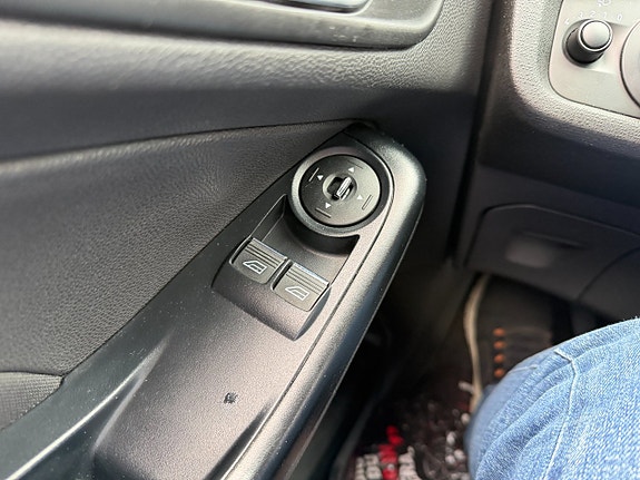 Ford Fiesta 18 of 26