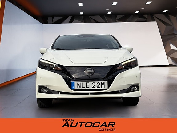 Nissan Leaf 3 of 18
