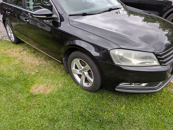 Volkswagen Passat 12 of 19