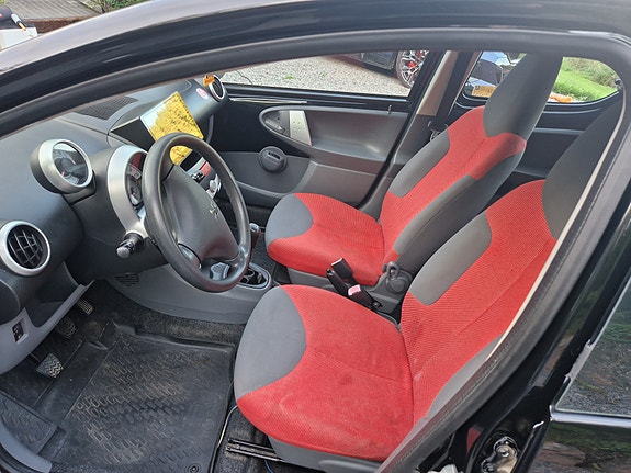 Peugeot 107 6 of 8