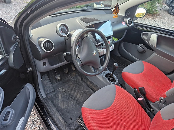 Peugeot 107 5 of 8