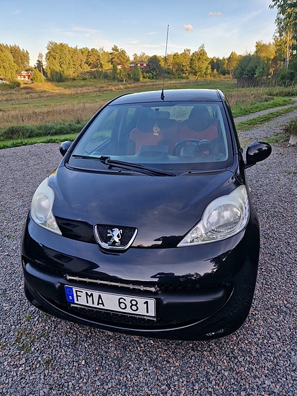 Peugeot 107 2 of 8