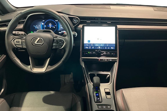 Lexus LBX 8 of 20